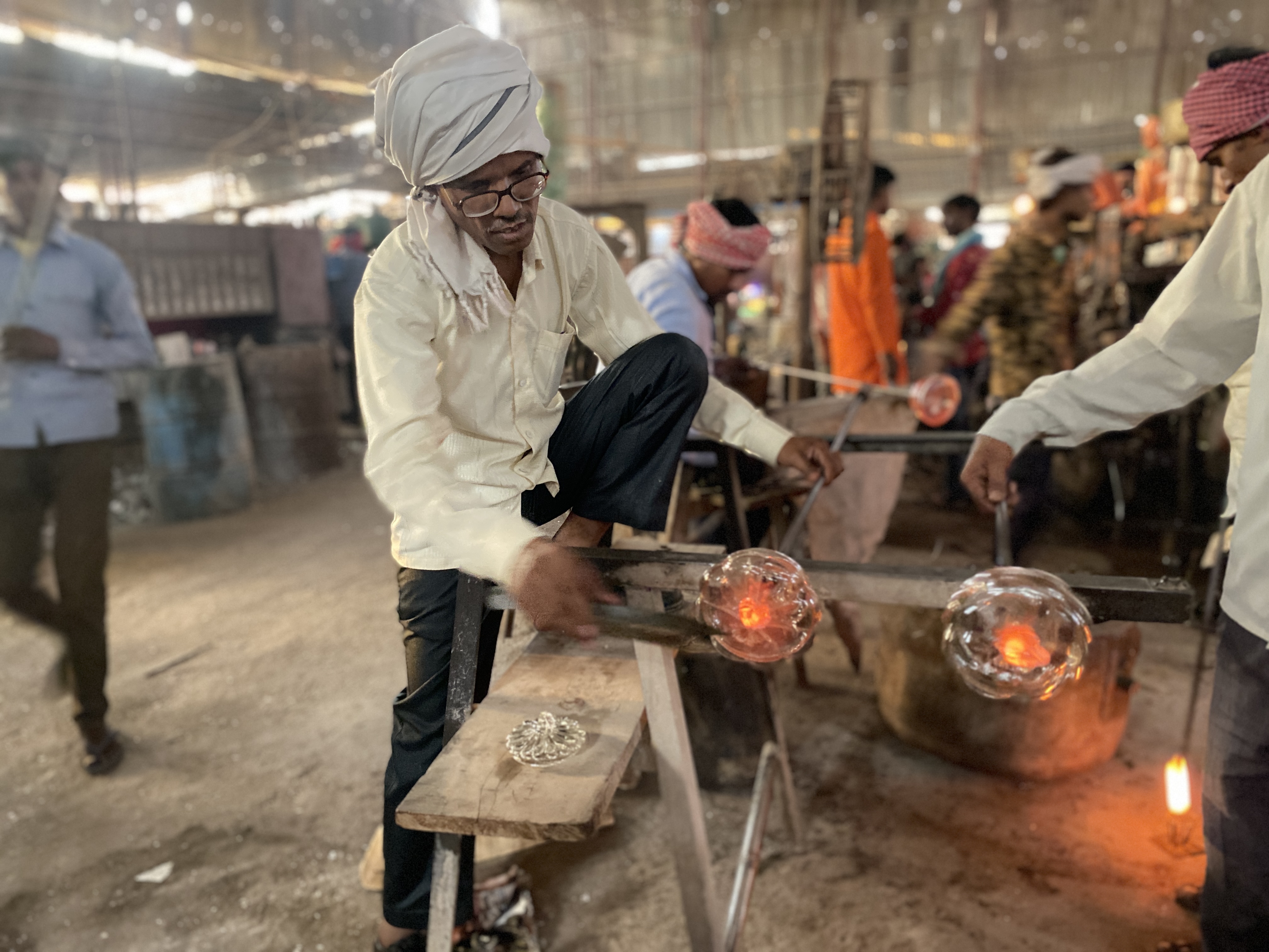 Ambachtelijk glasblazen in India